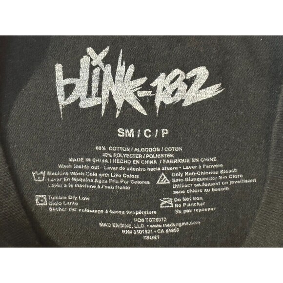 Blink 182 Graphic T Shirt Size Medium, unisex, pre-loved condition. - Picture 4 of 9
